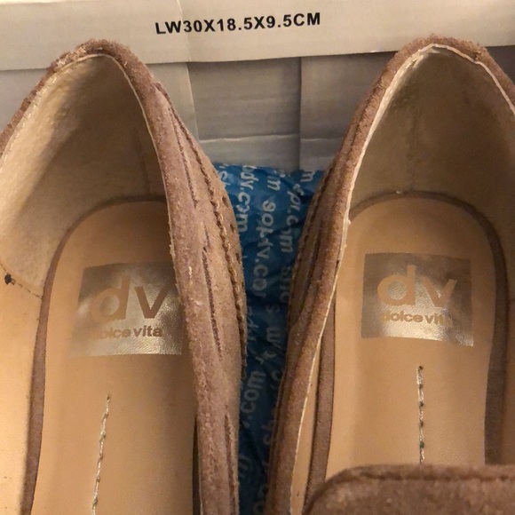 Dolce Vita lightly worn taupe suede tasseled loafers, sz 6 - Picture 4 of 6